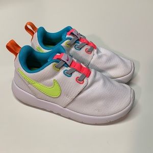 Nike slip on sneakers like new sz. 10 little kids